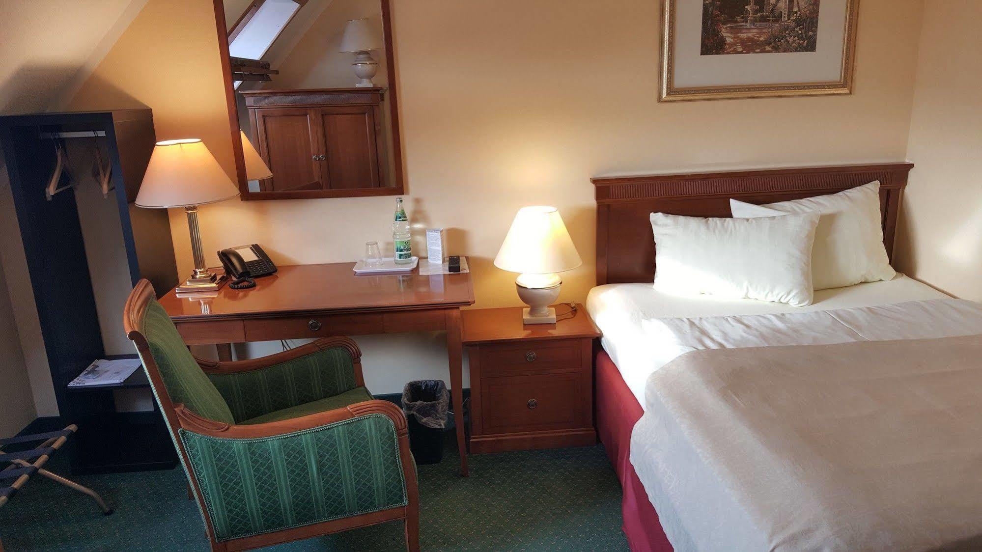 Hotel Residenz Stockstadt 3*